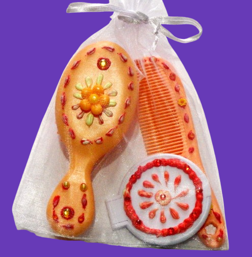 Ensemble brosse, peigne et miroir décoration artisanale en colle-crème, orange