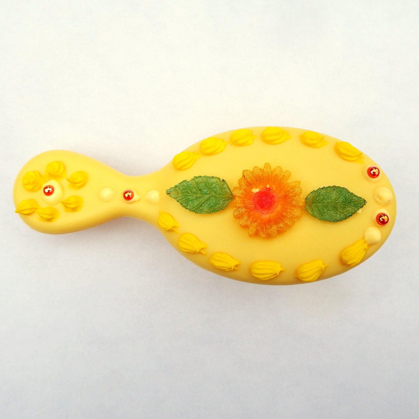 Ensemble brosse, peigne et miroir décoration artisanale en colle-crème, jaune