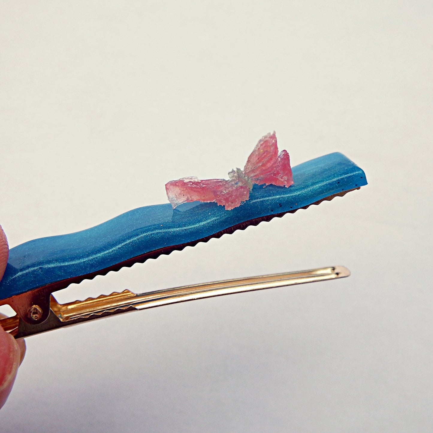 Pinces à cheveux dorées, décorations artisanales en colle-crème ou résine, plusieurs modèles