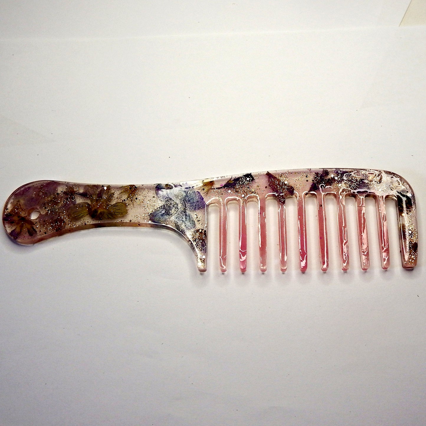 Peigne en résine avec fleurs naturelles, pièce unique, plusieurs modèles