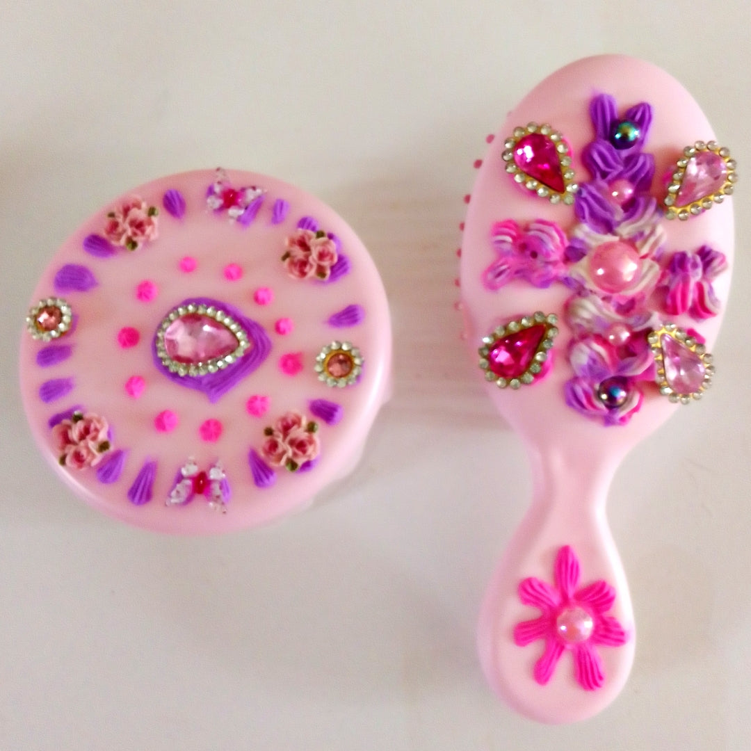 Ensemble brosse et boite à bijoux, décoration artisanale en colle-crème, pièce unique, rose