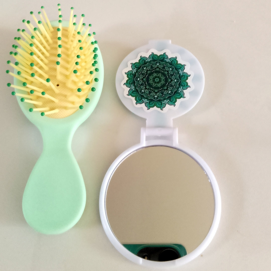 Ensemble brosse et miroir décoration artisanale en colle-crème, pièce unique, vert