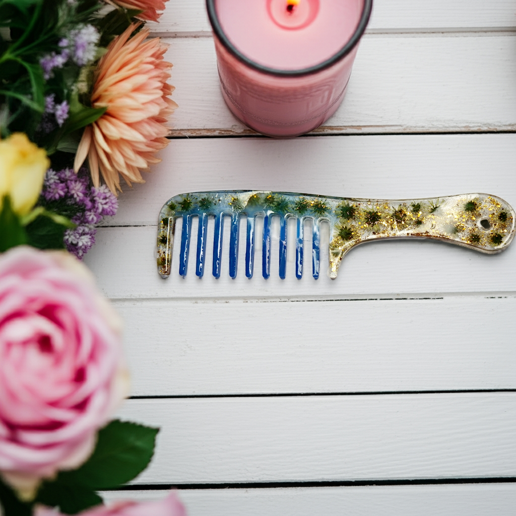 Peigne en résine avec fleurs naturelles, pièce unique, plusieurs modèles