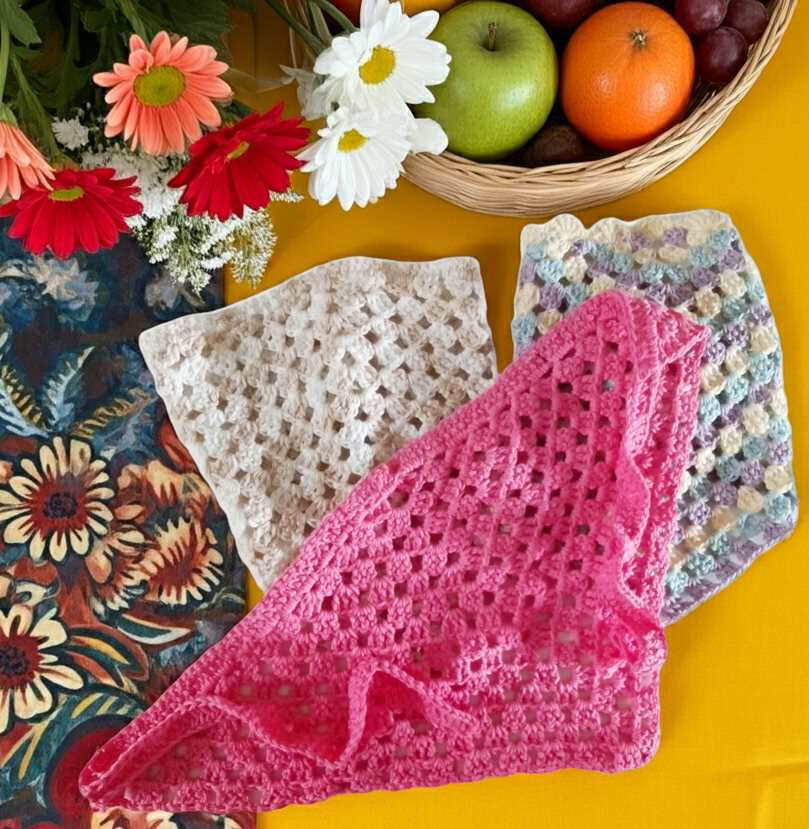 Plusieurs modèles  de bandanas à nouer, fabrication artisanale au crochet